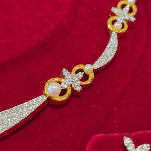 Delicate Indian Design Faux Pearl Rhinestone Gold Wedding Necklace Earrings Set - Picture 6 of 13